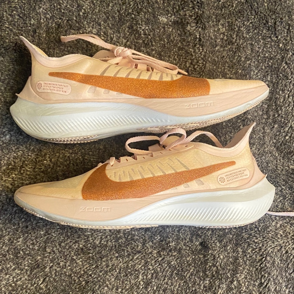Nike Women's Peach and Copper Athletic Shoes Zoom Gravity size 9 - Picture 4 of 5